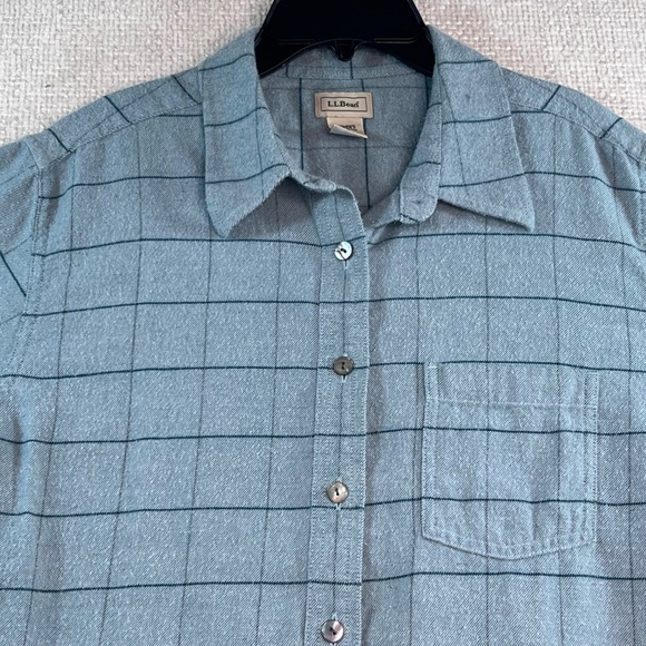 L.L. Bean Women's Large Cotton Button Front Shirt Blue Grid Windowpane - Picture 2 of 11